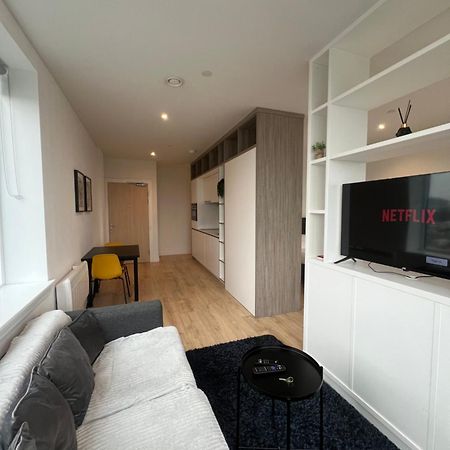 London Heathrow Airport Apartment Voyager House Terminal 12345 - Ev Electric And Parking Available Hillingdon Eksteriør bilde