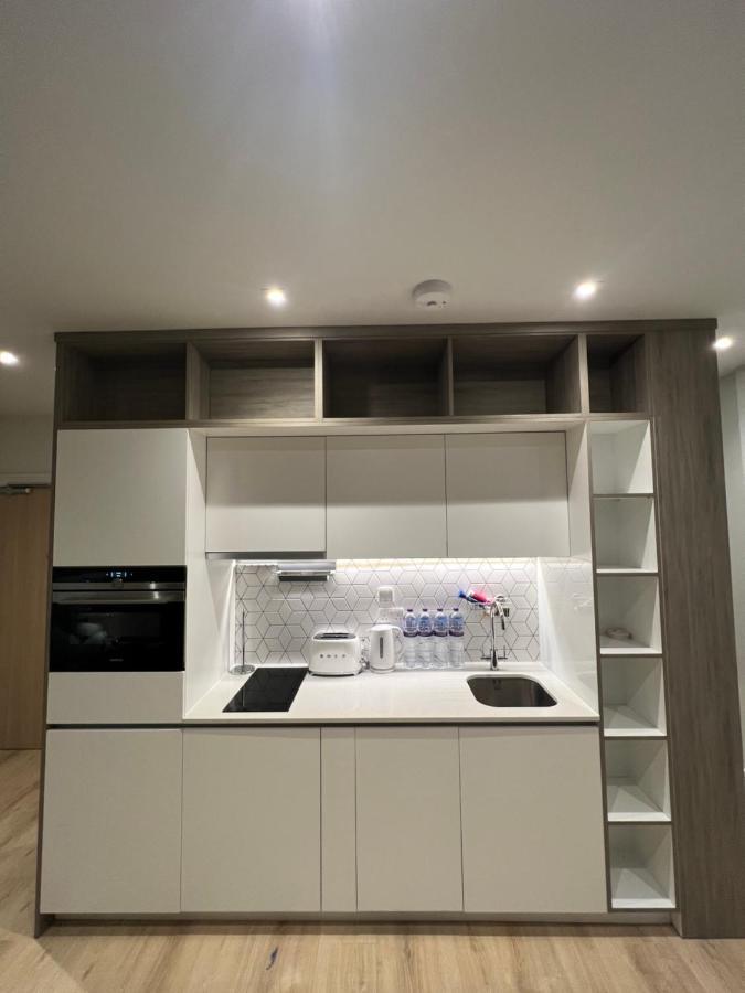 London Heathrow Airport Apartment Voyager House Terminal 12345 - Ev Electric And Parking Available Hillingdon Eksteriør bilde