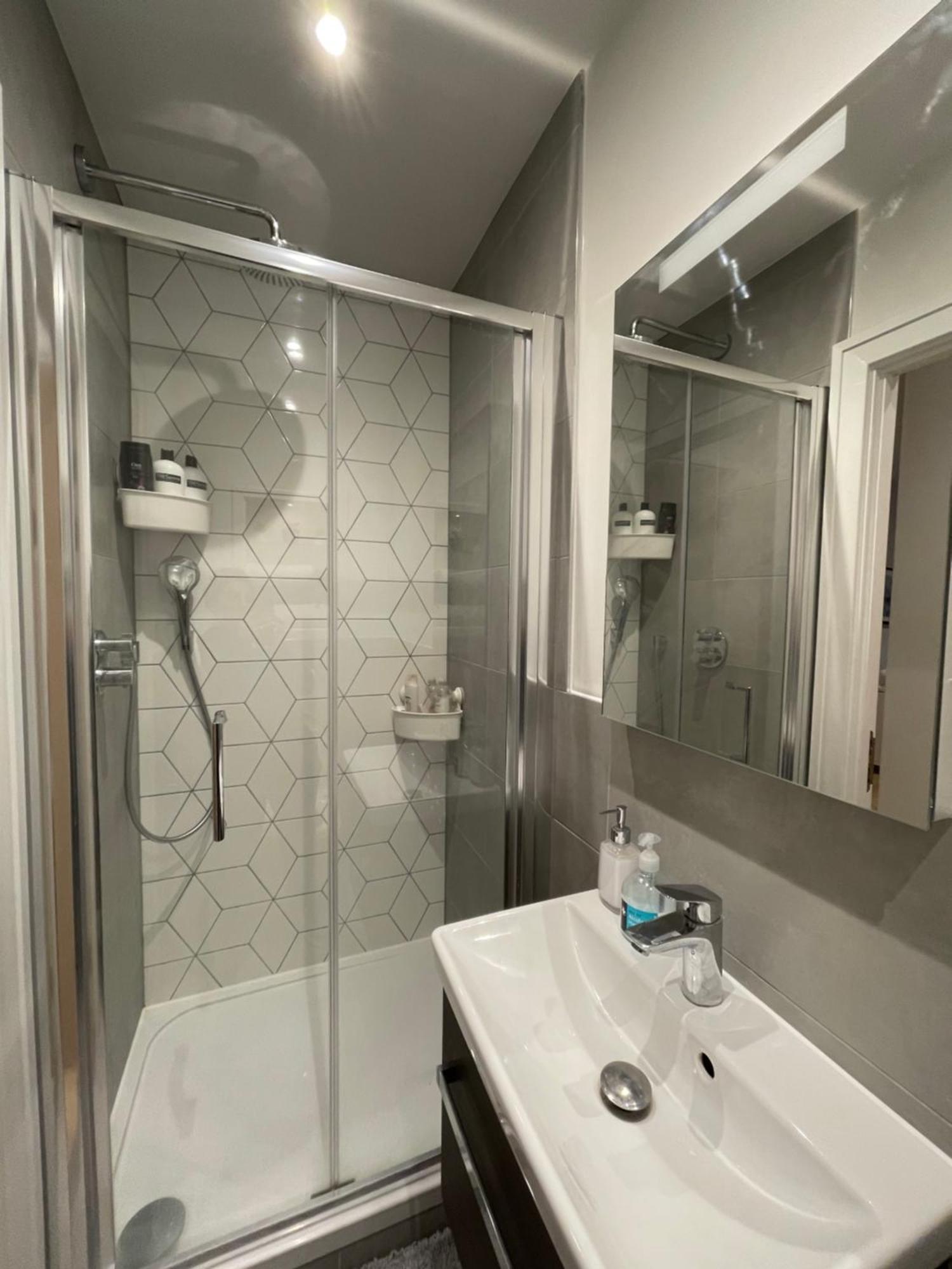 London Heathrow Airport Apartment Voyager House Terminal 12345 - Ev Electric And Parking Available Hillingdon Eksteriør bilde